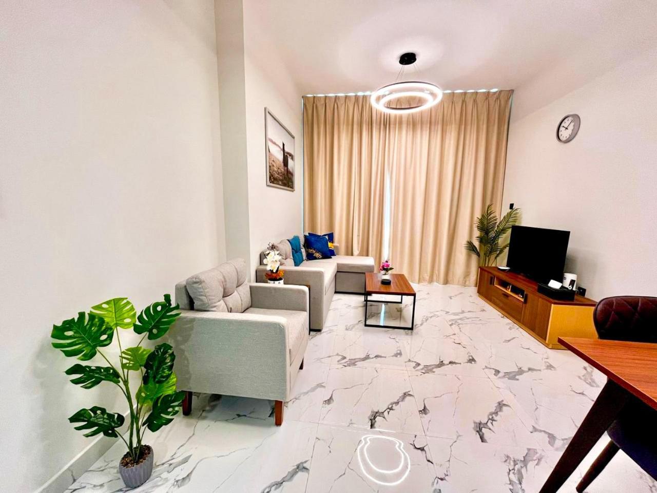 1 Bed 1 Min Walking To Cleveland And Galleria Mall Maryah Island Appartamento *